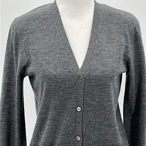 Neiman Marcus The Cashmere Collection Cardigan in Heather Grey - NEW - Small - Picture 2 of 9